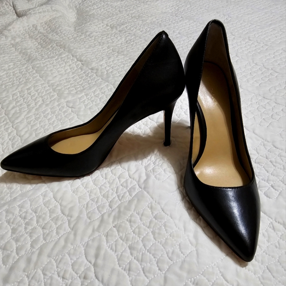 3 1/2 " black heels
